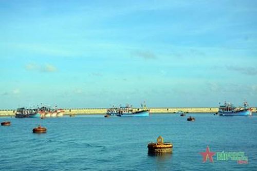 Điểm tựa của ngư dân giữa trùng khơi