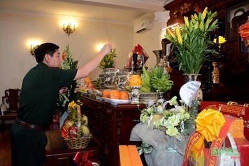 Trung tướng Nguyễn Văn Gấu tri ân, thăm hỏi các đồng chí nguyên lãnh đạo Đảng, Quân đội