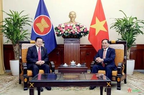 Bộ trưởng Bộ Ngoại giao Bùi Thanh Sơn gặp Tổng thư ký ASEAN và Bộ trưởng thứ hai Bộ Ngoại giao Brunei