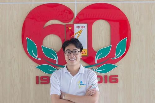 Nam sinh Bách khoa là điều độ viên tập sự của Trung tâm Điều độ hệ thống điện TP. Hà Nội