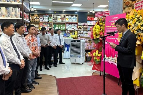 Không gian dành cho những người yêu mỹ thuật tại Nhà sách Fahasa Nguyễn Huệ