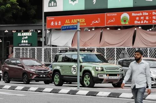 'Tóm gọn' Land Rover Defender hơn 7 tỷ của đại gia Việt ở Malaysia