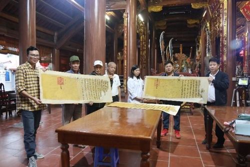 'Hồi sinh' sắc phong