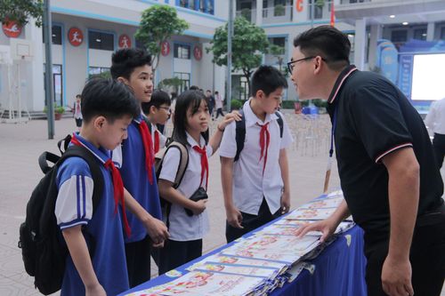 Cha mẹ hạnh phúc, con thành công
