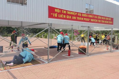 Sôi nổi Hội thi nghiệp vụ chữa cháy và cứu nạn cứu hộ tại huyện miền núi Tri Tôn