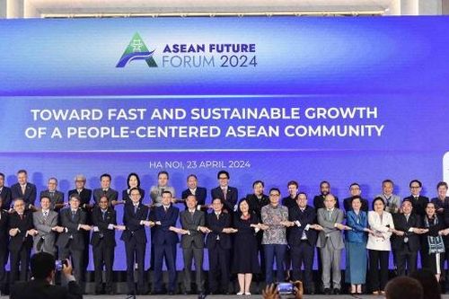 Phiên toàn thể thứ hai Diễn đàn Tương lai ASEAN 2024: Bảo đảm an ninh toàn diện vì Cộng đồng lấy người dân làm trung tâm