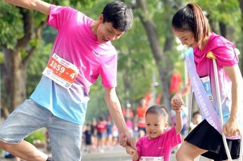 Thông điệp hạnh phúc phía sau giải chạy tiếp sức đặc biệt dành cho gia đình