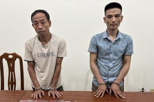 Ra nước ngoài mua hàng nghìn viên ma túy về bán lẻ