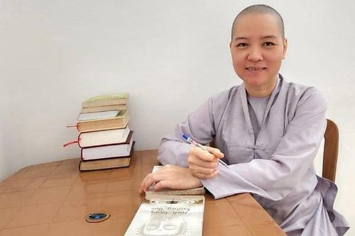 Nhà sư viết sách và mối duyên đầu từ giải thưởng học sinh giỏi văn cấp thành phố