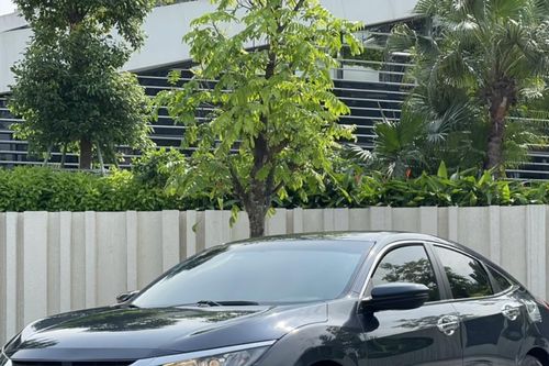 Honda Civic 2018 mỗi năm lỗ gần bằng chiếc SH Mode, giá chỉ còn 450 triệu