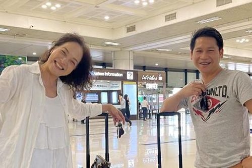NSND Lê Khanh xấu hổ vì tình huống 'cầm nhầm' ở sân bay