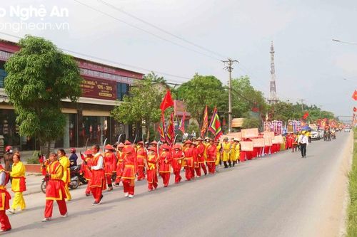 Đặc sắc lễ rước thần trong Lễ hội Đền Nguyễn Cảnh Hoan