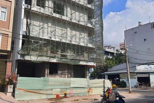 Thành phố Hồ Chí Minh: Điều tra nữ công nhân tử vong ở công trình đang xây dựng