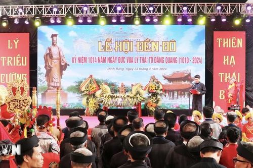 Bắc Ninh: Khai hội truyền thống Đền Đô Xuân Giáp Thìn 2024