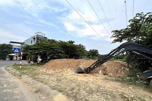 Đà Nẵng: Hàng loạt bãi tập kết rác xà bần không phép ở khu đô thị