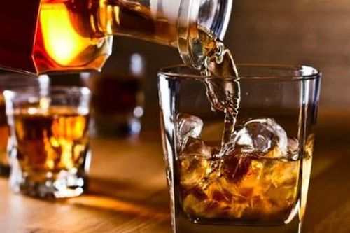 Tỷ lệ tử vong do rượu bia cao kỷ lục tại Anh