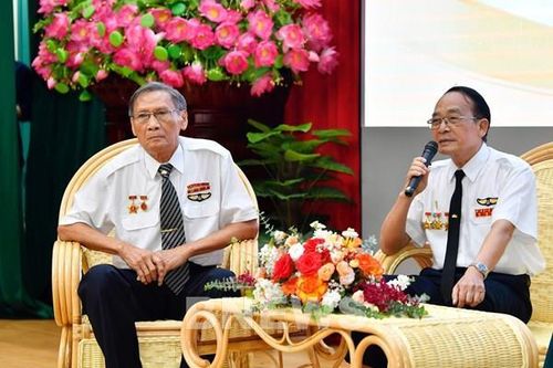 Hành trình chinh phục bầu trời