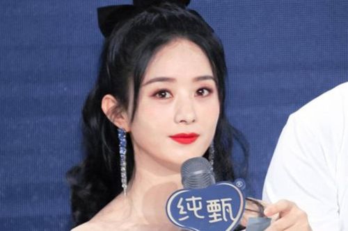 Triệu Lệ Dĩnh sánh đôi cùng người tình trọng mộng sau nhiều năm miệt mài theo đuổi