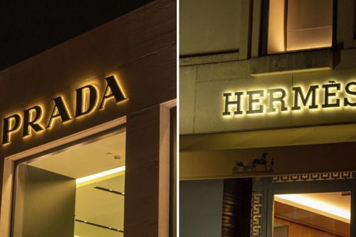 Prada và Hermes đứng vững trong tâm bão suy thoái của ngành hàng xa xỉ