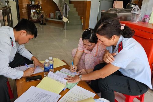 Ra quân kiểm tra an toàn thực phẩm tại TP. Châu Đốc