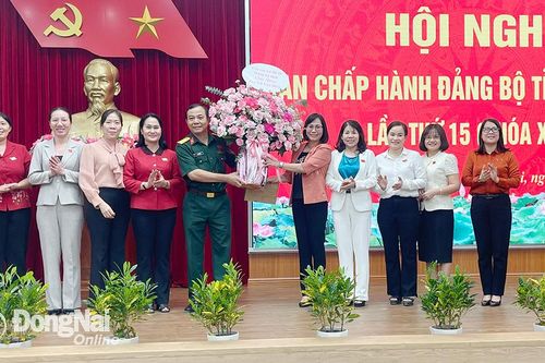 Vị thế cán bộ nữ ngày càng được khẳng định