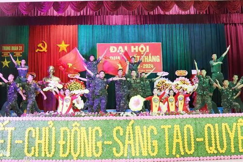 Tiếp tục phát hiện, nhân rộng điển hình thi đua quyết thắng