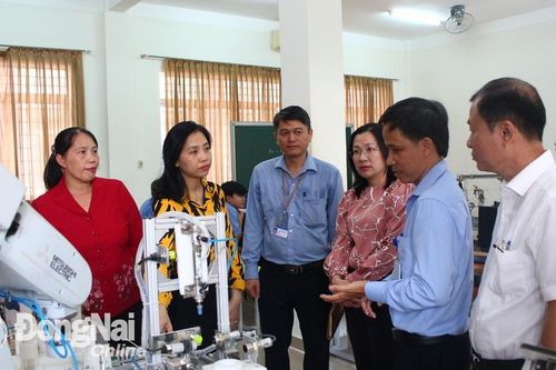 Sớm có đề án đào tạo nghề cho lao động vùng tái định cư