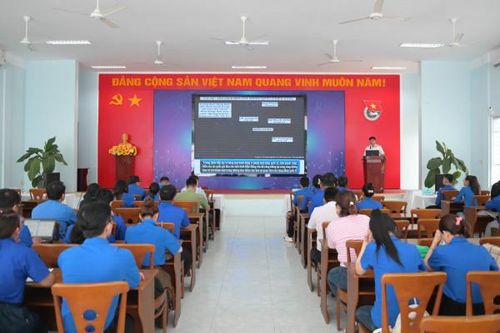 Tuyên truyền về biển, đảo cho các đoàn viên, thanh niên