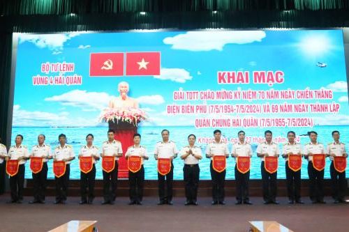 Vùng 4 Hải quân khai mạc giải thể dục thể thao