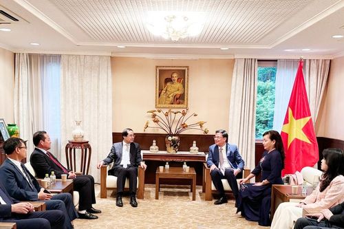 Chủ tịch UBND tỉnh Trịnh Xuân Trường thăm và làm việc tại Đại sứ quán Việt Nam tại Nhật Bản
