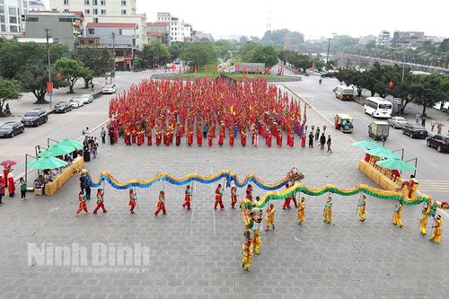 Nét mới của Lễ hội Tràng An 2024: Lễ rước rồng từ cổng Tam Quan vào bến thuyền Tràng An