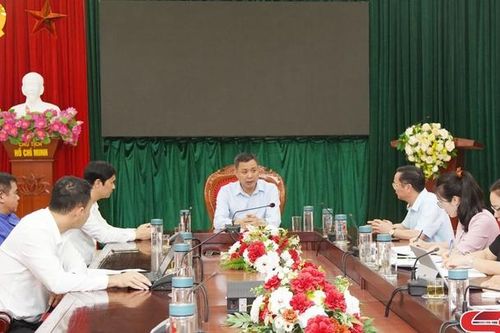 Đồng chí Phó Chủ tịch UBND tỉnh chỉ đạo khắc phục hậu quả giông lốc tại huyện Phù Yên