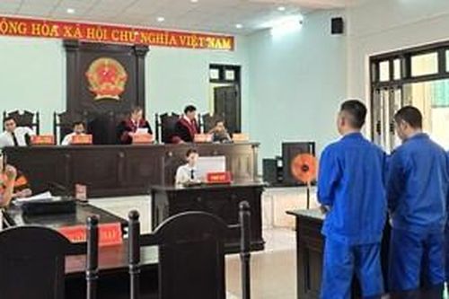 Mâu thuẫn vì từ chối 'cụng ly' dẫn tới chém nhau