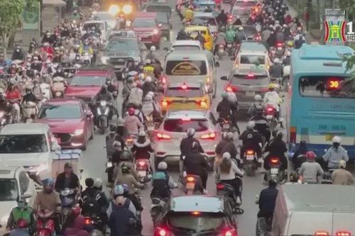Hà Nội tiếp tục xử lý 31 điểm ùn tắc giao thông