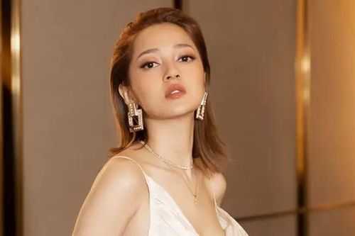 Bảo Anh công khai khoe ảnh con gái đầu lòng