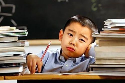 Học sinh Trung Quốc không phải thức khuya để làm bài tập về nhà