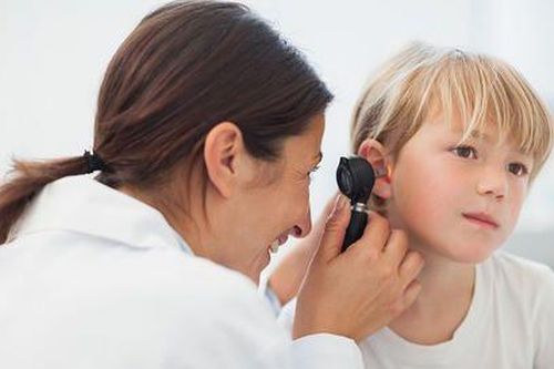 Những điều cha mẹ cần biết khi con bị nhiễm trùng tai