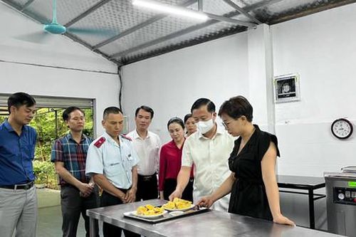 Phúc Thọ: Xử phạt 2 cơ sở vi phạm an toàn thực phẩm