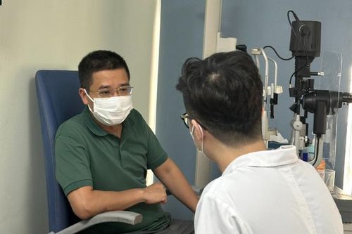 Nhiều bệnh nhân phát hiện mắc glôcôm tại chương trình khám tầm soát miễn phí của Bệnh viện Mắt Hà Nội cơ sở 2