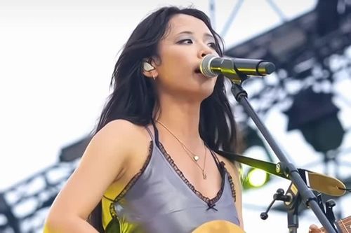 Mốt váy ngủ của Vũ Thanh Vân