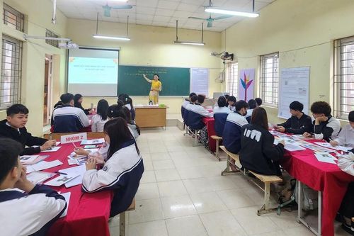 Giáo dục thường xuyên tại Hà Nội: nhiều giải pháp vượt khó