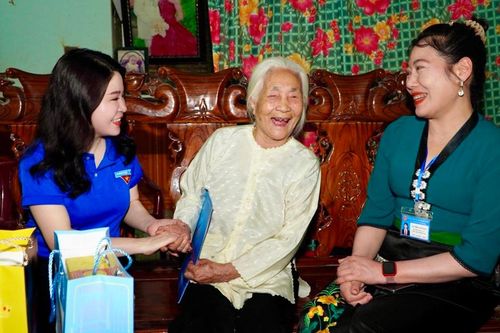 Tuổi trẻ Thủ đô hỗ trợ thiếu nhi, người dân Điện Biên gần 500 triệu đồng