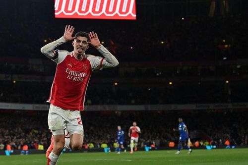 Arsenal thắng đậm chưa từng có trước Chelsea, đứng đầu bảng khiến Liverpool và Man City lo ngay ngáy