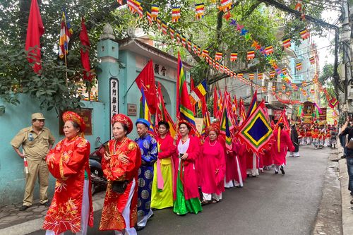 Tưng bừng Lễ hội đền Kim Liên ở Hà Nội