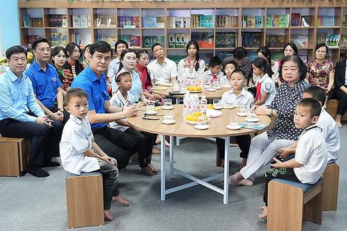 Khánh thành 'Không gian đọc sách, tương tác và sinh hoạt Đội' tại Điện Biên