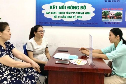 Cơ hội việc làm thu hẹp với lao động trung niên