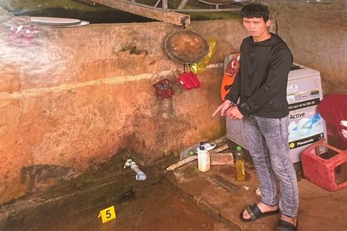 Chồng đổ xăng đốt vợ đang mang thai 8 tháng