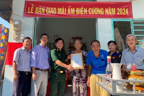 BĐBP An Giang bàn giao nhà 'Mái ấm biên cương'