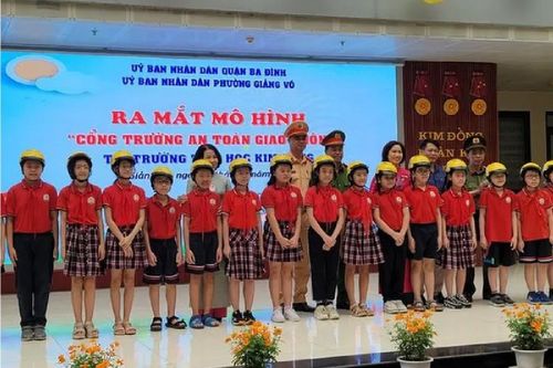 Hà Nội: Đồng loạt triển khai 'Cổng trường an toàn giao thông'