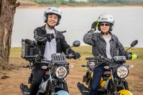 Vượt khủng hoảng sau tai nạn, mẹ U60 tự lái xe máy phượt Đà Lạt cùng con trai